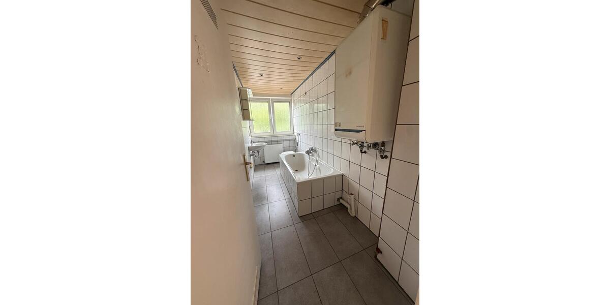 Dachgeschoßwohnung Völklingen - 2 Zimmer, 83 m&sup2;, 550&euro; | Angebot:26548104