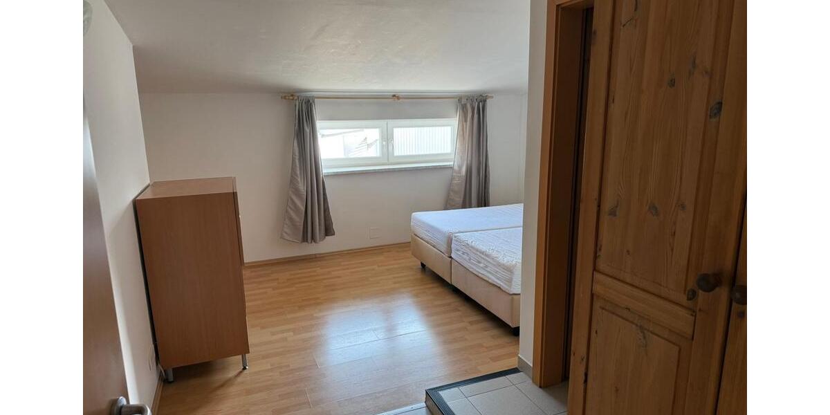 Etagenwohnung Weiherhammer - 4 Zimmer, 120 m&sup2;, 1.100&euro; | Angebot:25350113
