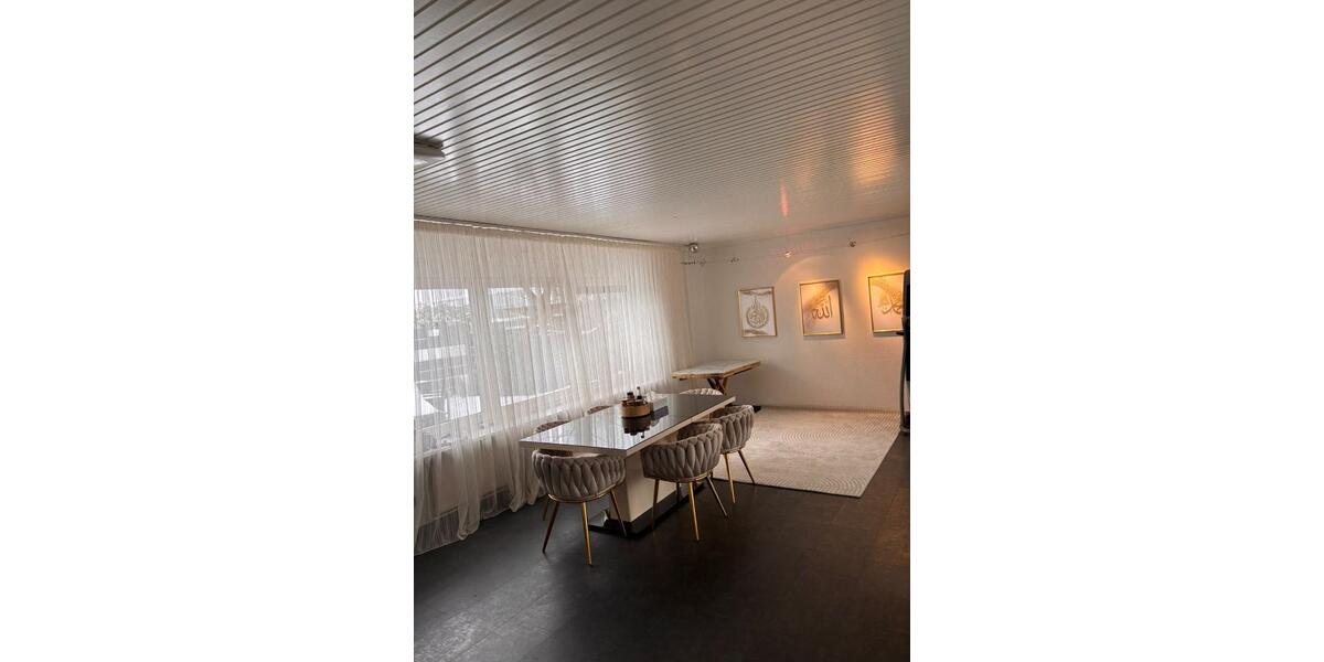 Einfamilienhaus Harrislee - 8 Zimmer, 300 m&sup2;, 4.000&euro; | Angebot:25342145