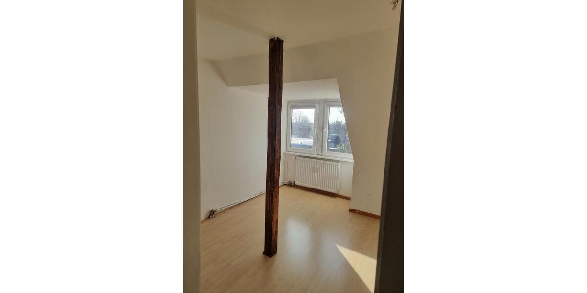 Dachgeschoßwohnung Oldenburg Bürgeresch - 4 Zimmer, 75 m&sup2;, 1.240&euro; | Angebot:26537985