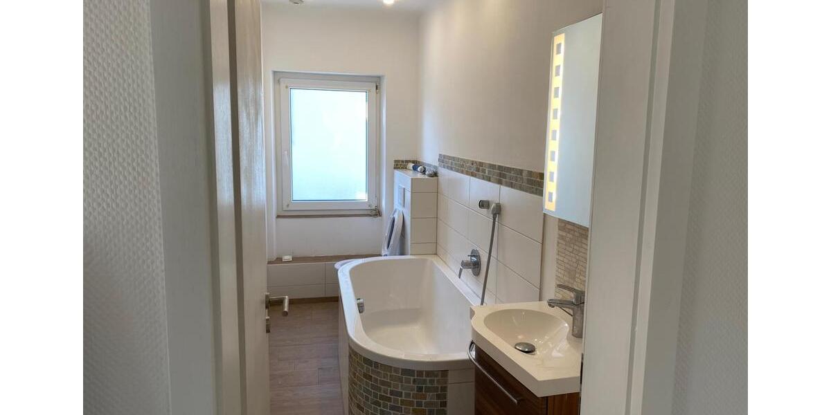 Etagenwohnung Lohr am Main - 7 Zimmer, 150 m&sup2;, 1.350&euro; | Angebot:25964311