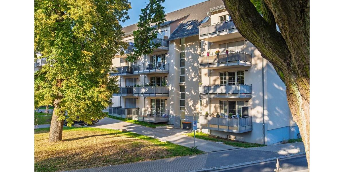 Dachgeschoßwohnung Freital - 4 Zimmer, 92 m&sup2;, 1.050&euro; | Angebot:25904327