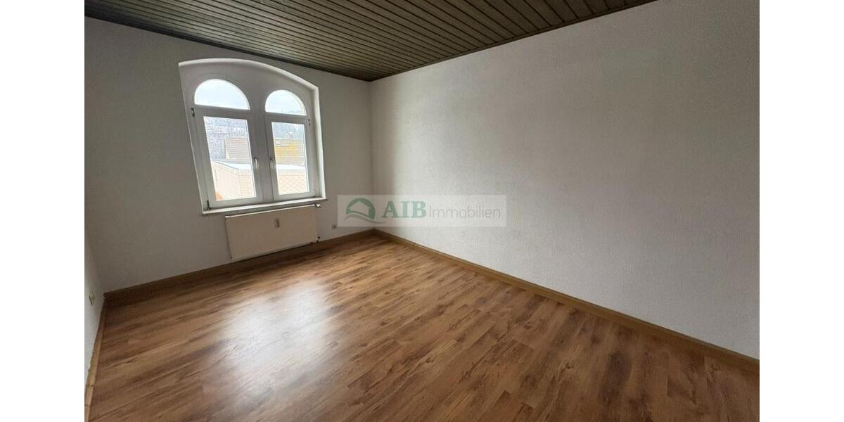 Dachgeschoßwohnung Olbernhau - 4 Zimmer, 112 m&sup2;, 670&euro; | Angebot:26086392