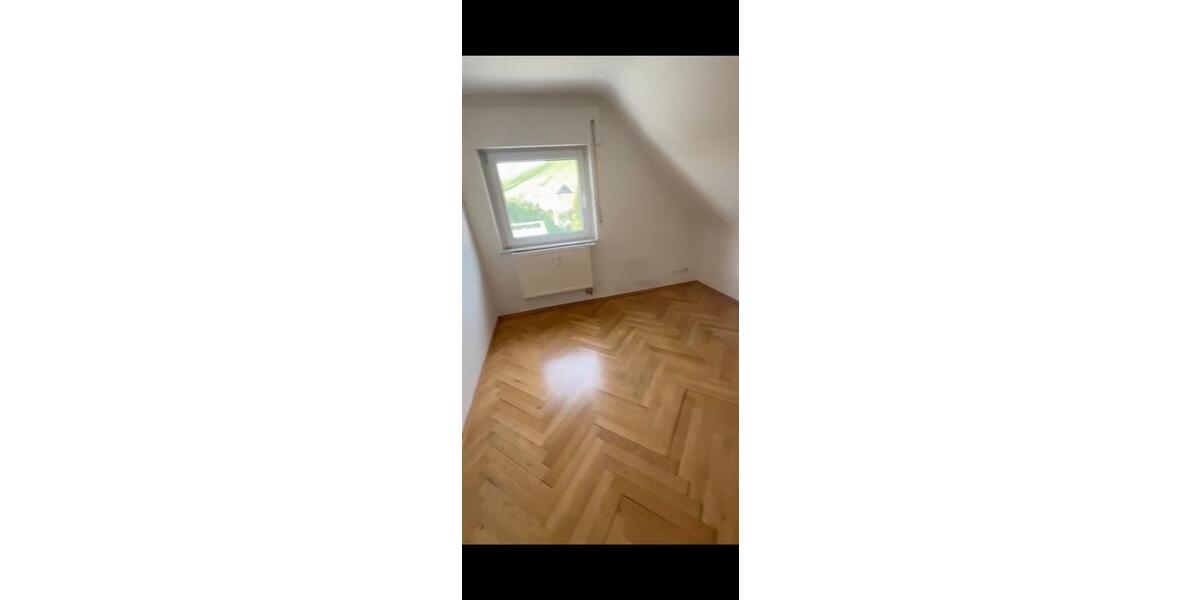 Dachgeschoßwohnung Bühl - 3 Zimmer, 67 m&sup2;, 950&euro; | Angebot:26032182