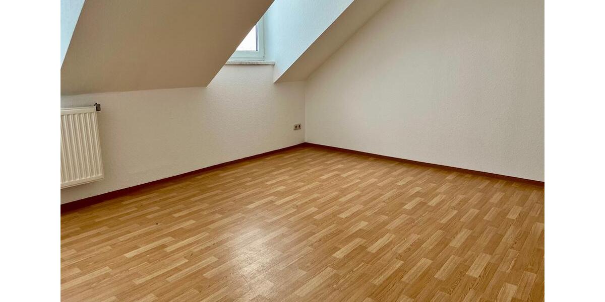 Etagenwohnung Oelsnitz (Vogtland) - 4 Zimmer, 86 m&sup2;, 472&euro; | Angebot:24663735