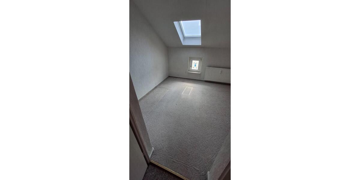 Dachgeschoßwohnung Roßleben-Wiehe Wiehe - 3 Zimmer, 125 m&sup2;, 400&euro; | Angebot:23283919