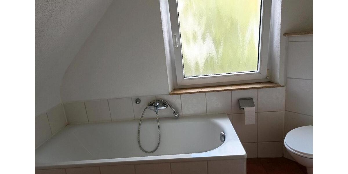 Dachgeschoßwohnung Crailsheim - 3 Zimmer, 78 m&sup2;, 1.000&euro; | Angebot:26041980
