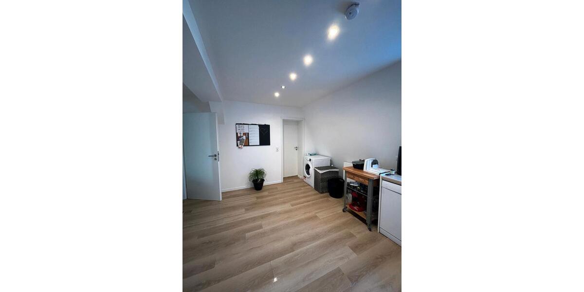 Etagenwohnung Wabern - 4 Zimmer, 125 m&sup2;, 700&euro; | Angebot:26267028