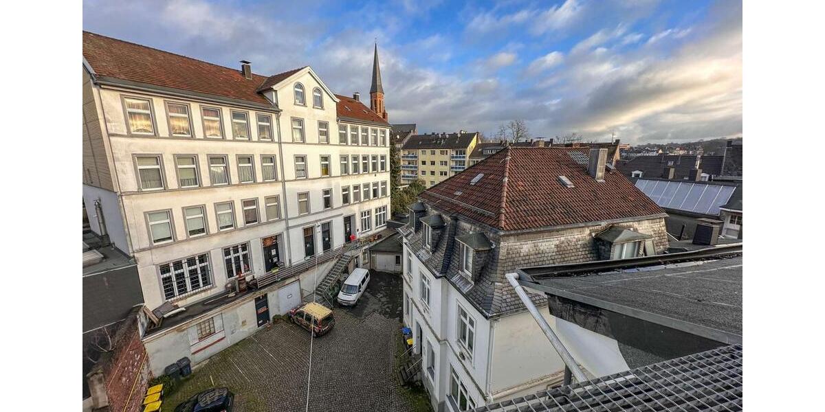 Renovierte Frauen - WG · All-Inclusive Miete · Top-Lage ab 01.11. zimmer