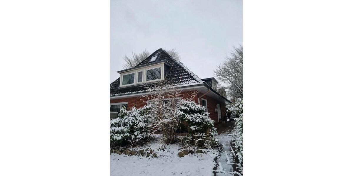 Dachgeschoßwohnung Husum - 3 Zimmer, 80 m&sup2;, 1.200&euro; | Angebot:24703737