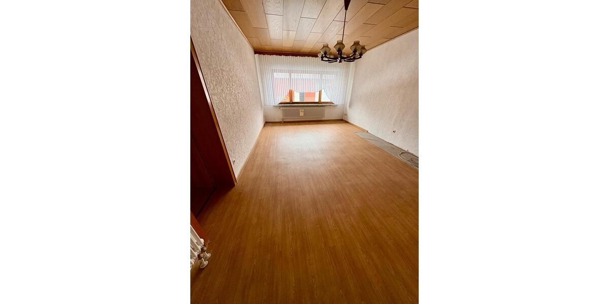 Erdgeschoßwohnung Warmsen - 5 Zimmer, 140 m&sup2;, 980&euro; | Angebot:24841344