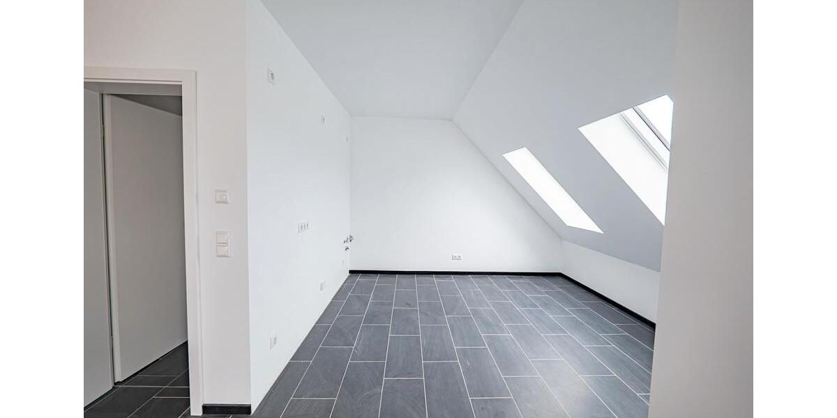 Dachgeschoßwohnung Hemmoor - 3 Zimmer, 96 m&sup2;, 995&euro; | Angebot:26585142