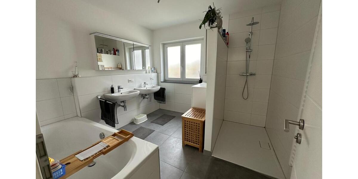 Doppelhaushälfte Günzburg - 6 Zimmer, 145 m&sup2;, 1.700&euro; | Angebot:26349501