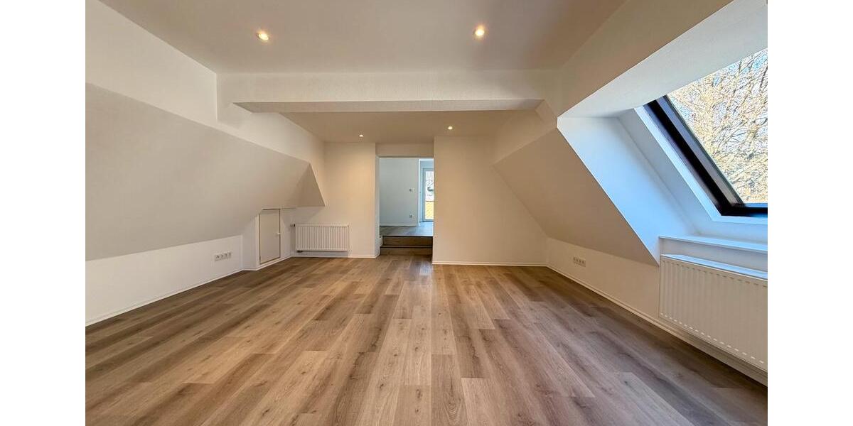 Etagenwohnung Siegen Kaan-Marienborn - 5 Zimmer, 122 m&sup2;, 1.000&euro; | Angebot:26005610