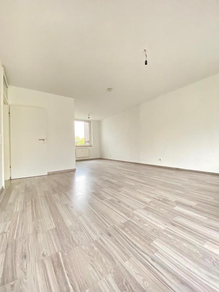 *** FAMILIEN AUFGEPASST *** Sehr helle 3-Zimmer-Wohnung im EG mit Balkon *** LÜD-Kalve *** zimmer