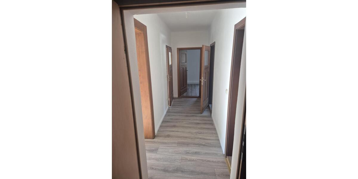 Dachgeschoßwohnung Bernsdorf - 3 Zimmer, 66 m&sup2;, 365&euro; | Angebot:25144274