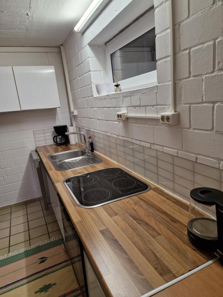 Zimmer mit Küche und Bad, möbliert, alles inklusive