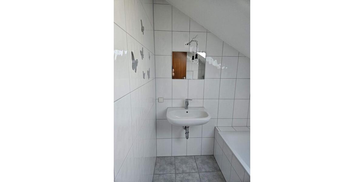 Ruhige, schöne 2 Zimmer Dachgeschosswohnung 2 zimmer