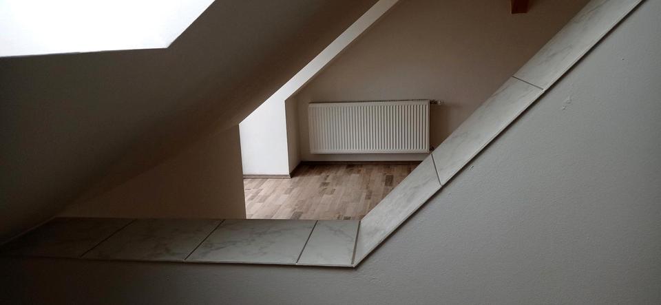 sehr schöne DG-Wohnung