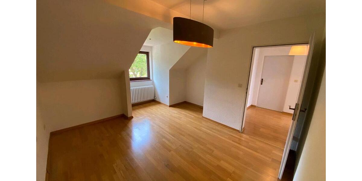 Dachgeschoßwohnung Berlin Tempelhof-Schöneberg - 2.5 Zimmer, 65 m&sup2;, 690&euro; | Angebot:26326114