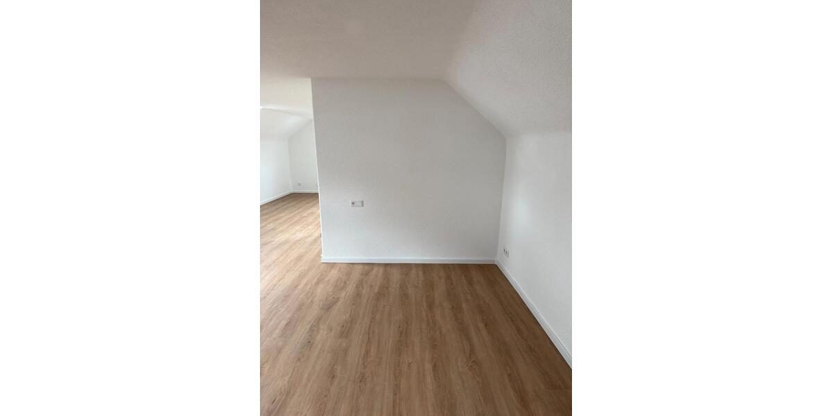 Dachgeschoßwohnung Niederwerrn - 1 Zimmer, 48 m&sup2;, 550&euro; | Angebot:26560562