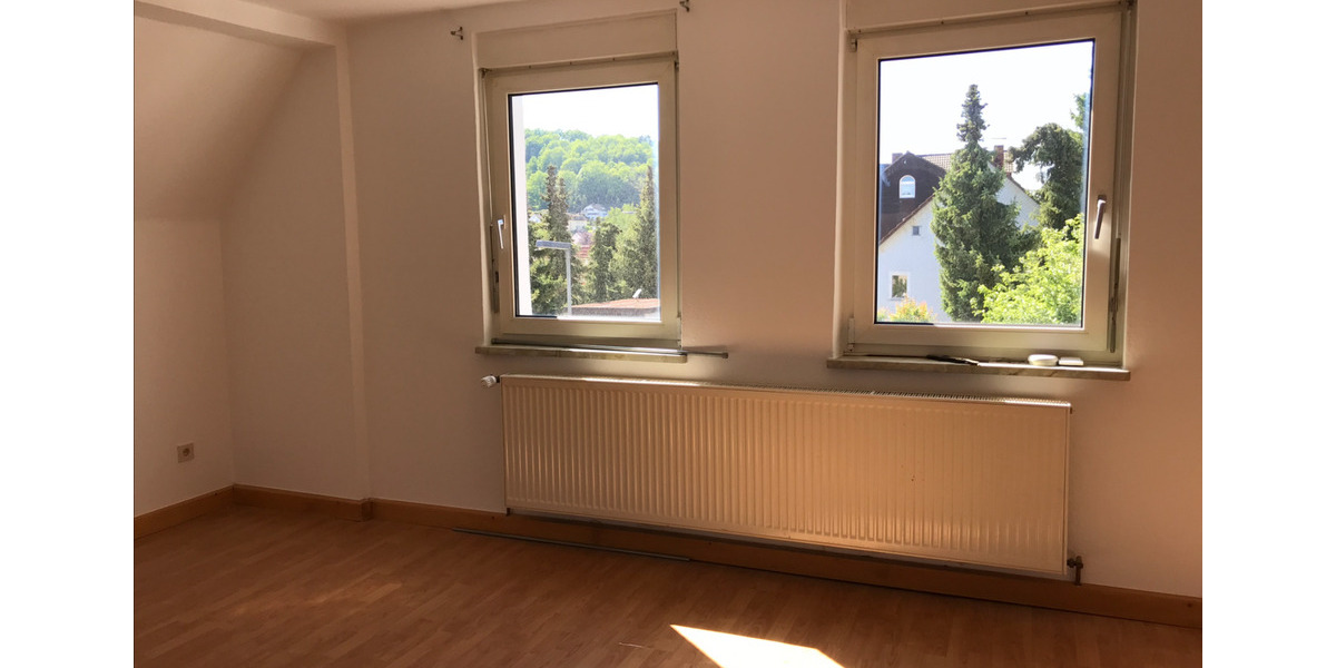 Dachgeschoßwohnung Bad Hersfeld - 2 Zimmer, 50 m&sup2;, 450&euro; | Angebot:25932501