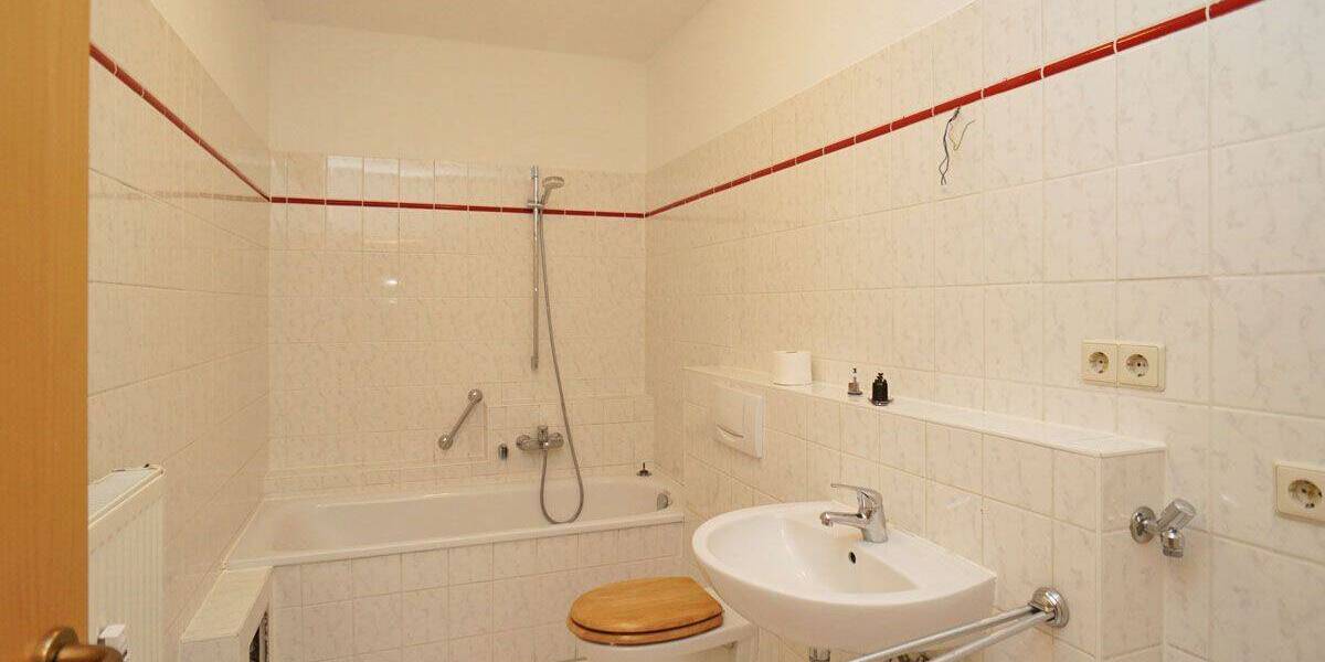 Etagenwohnung Dresden Friedrichstadt - 3 Zimmer, 75 m&sup2;, 774&euro; | Angebot:26189761