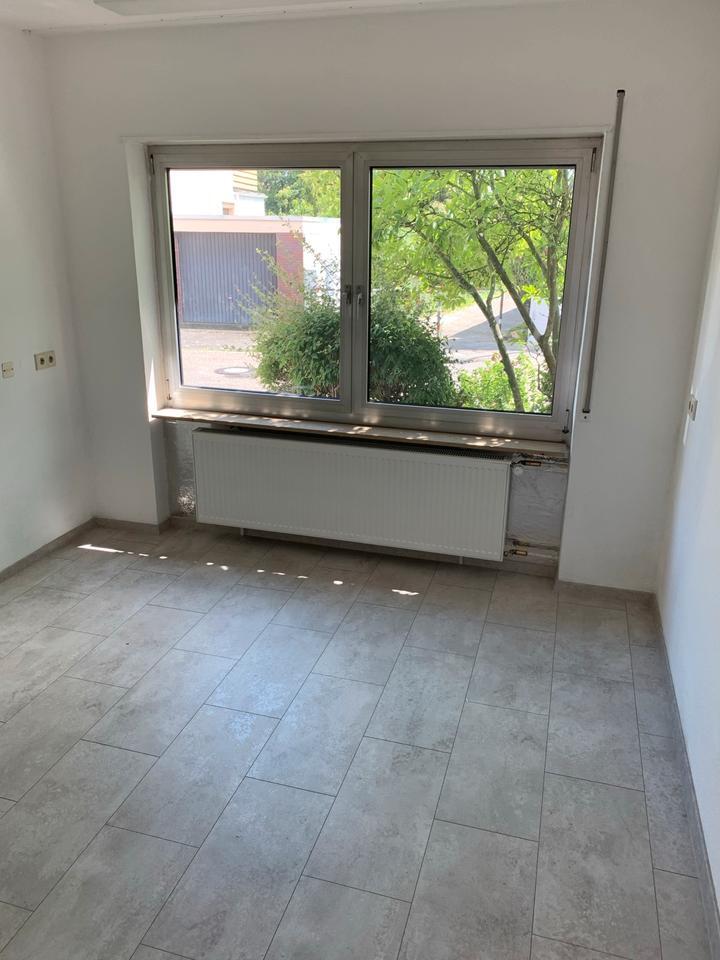 Charmante 3 Zimmer Wohnung auf zwei Ebenen, frisch renoviert