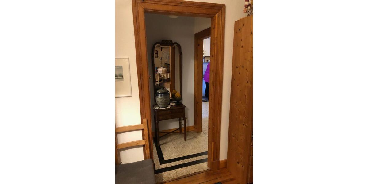 3 12 Zimmer Wohnung im 1. OG im gepflegten Altbau 3 zimmer