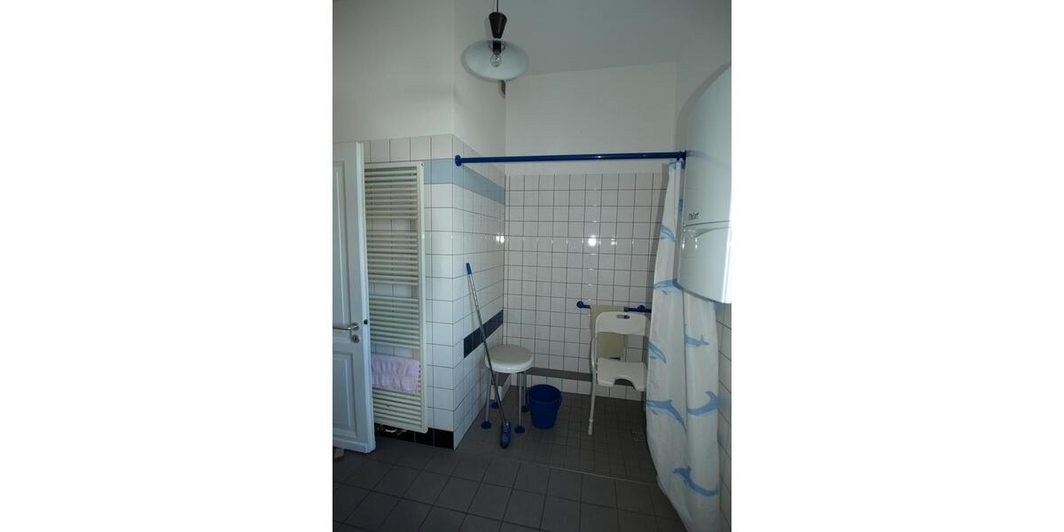Einfamilienhaus Wermelskirchen - 16 Zimmer, 350 m&sup2;, 3.000&euro; | Angebot:26495527
