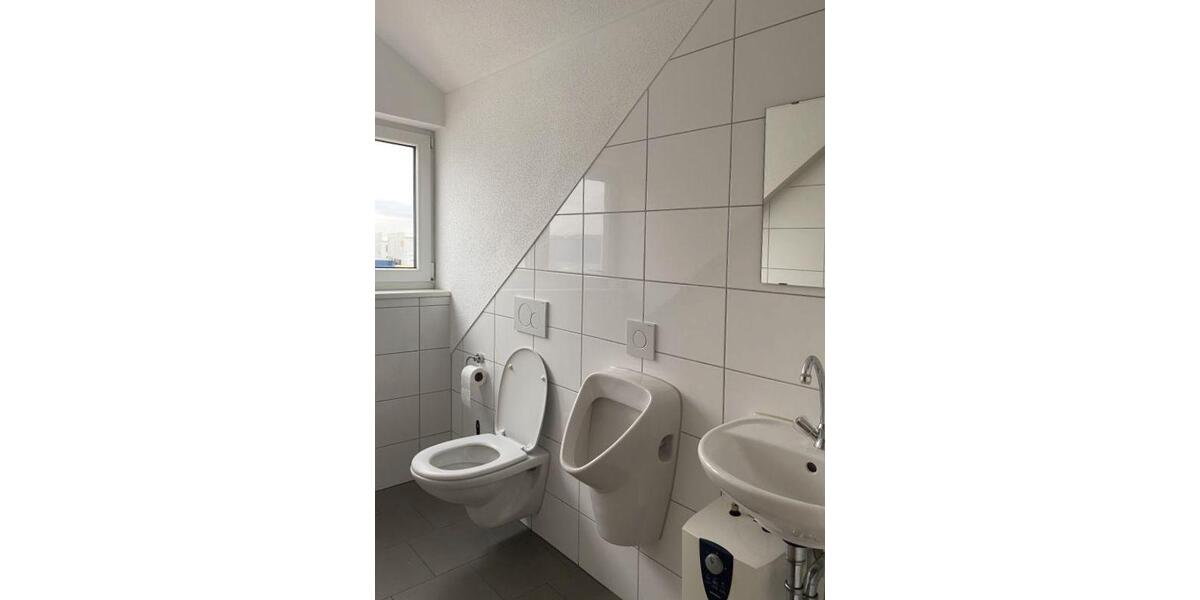 Gewerbeobjekt Neutraubling - 2.880&euro; | Angebot:25876636