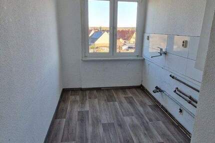 Wohnung Kalbe - 4 Zimmer, 70 m&sup2;, 300&euro; | Angebot:25263475