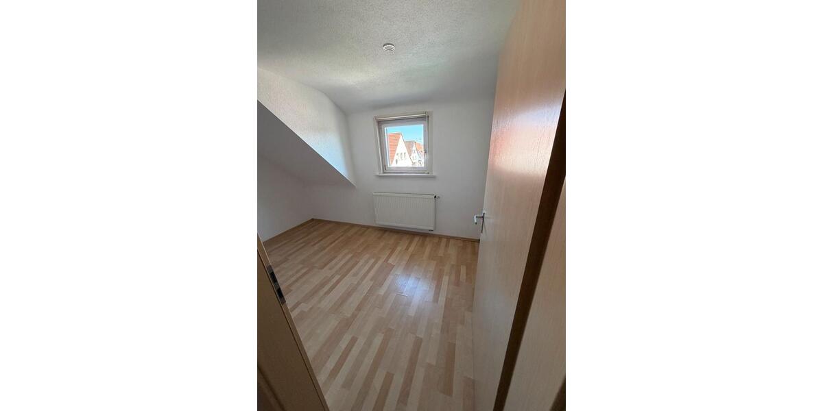 Wohnen auf Zeit Villingen-Schwenningen Schwenningen - 6 Zimmer, 205 m&sup2;, 450&euro; | Angebot:26594591