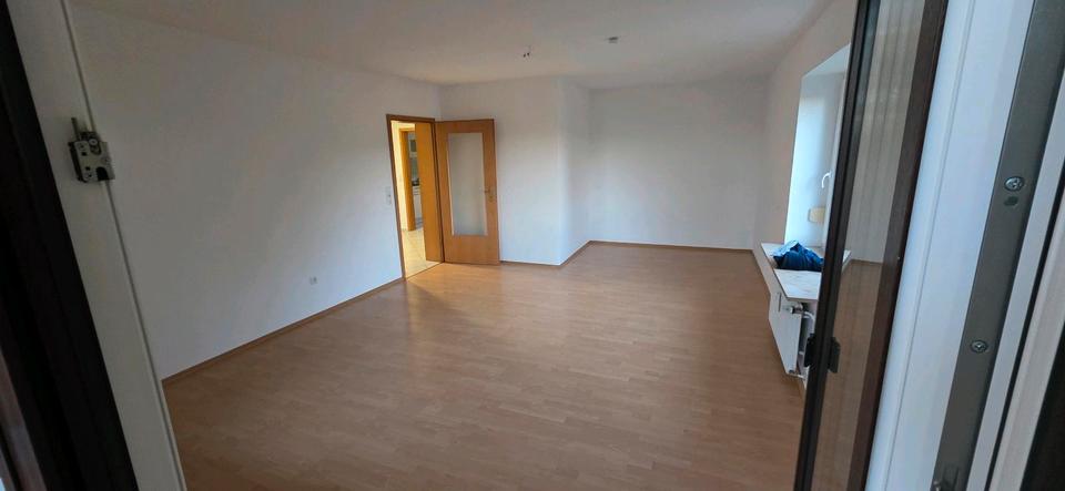 Etagenwohnung Niederwerrn - 3 Zimmer, 85 m&sup2;, 800&euro; | Angebot:26334778