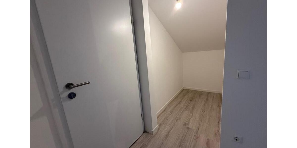 Dachgeschoßwohnung Triftern - 3 Zimmer, 84 m&sup2;, 600&euro; | Angebot:24834104