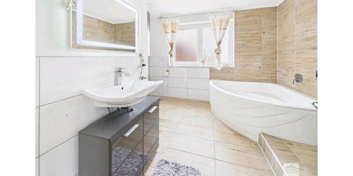 Etagenwohnung Heinsberg - 3 Zimmer, 135 m&sup2;, 1.100&euro; | Angebot:26283847