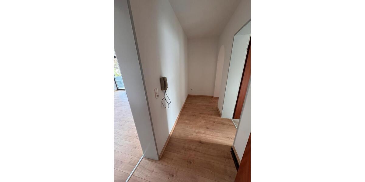 Etagenwohnung Sünching - 3 Zimmer, 80 m&sup2;, 900&euro; | Angebot:26568432