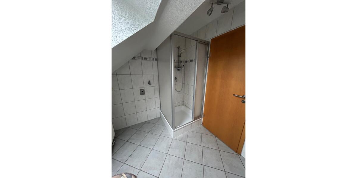 Dachgeschoßwohnung Niedenstein - 4 Zimmer, 94 m&sup2;, 600&euro; | Angebot:25340606
