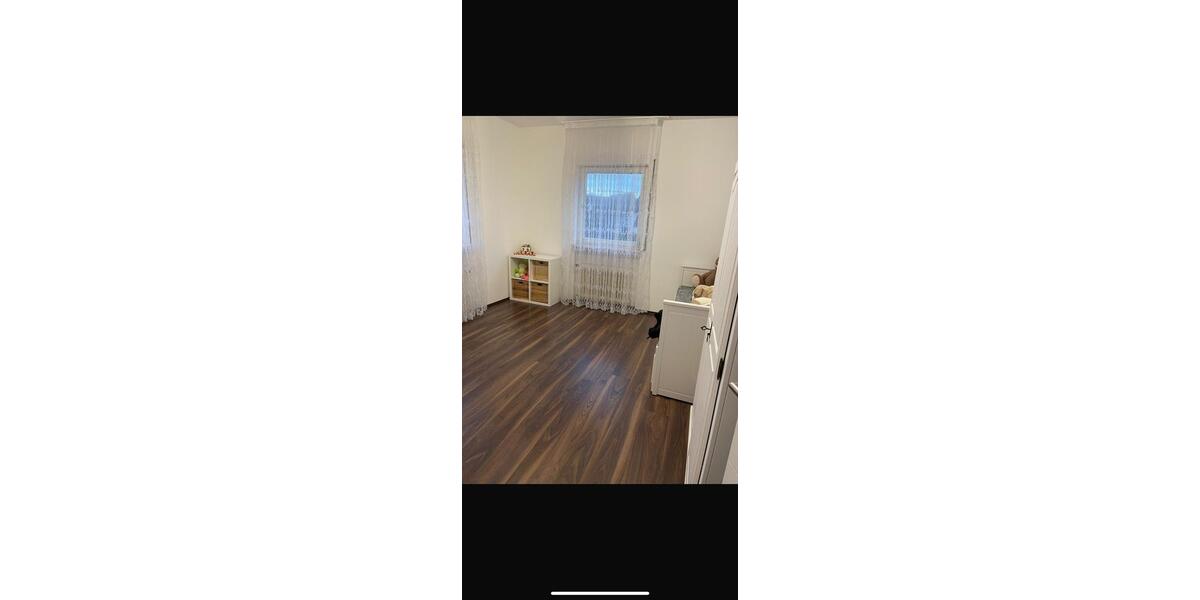 Etagenwohnung Wiesbaden Schierstein - 3 Zimmer, 75 m&sup2;, 1.200&euro; | Angebot:26620831