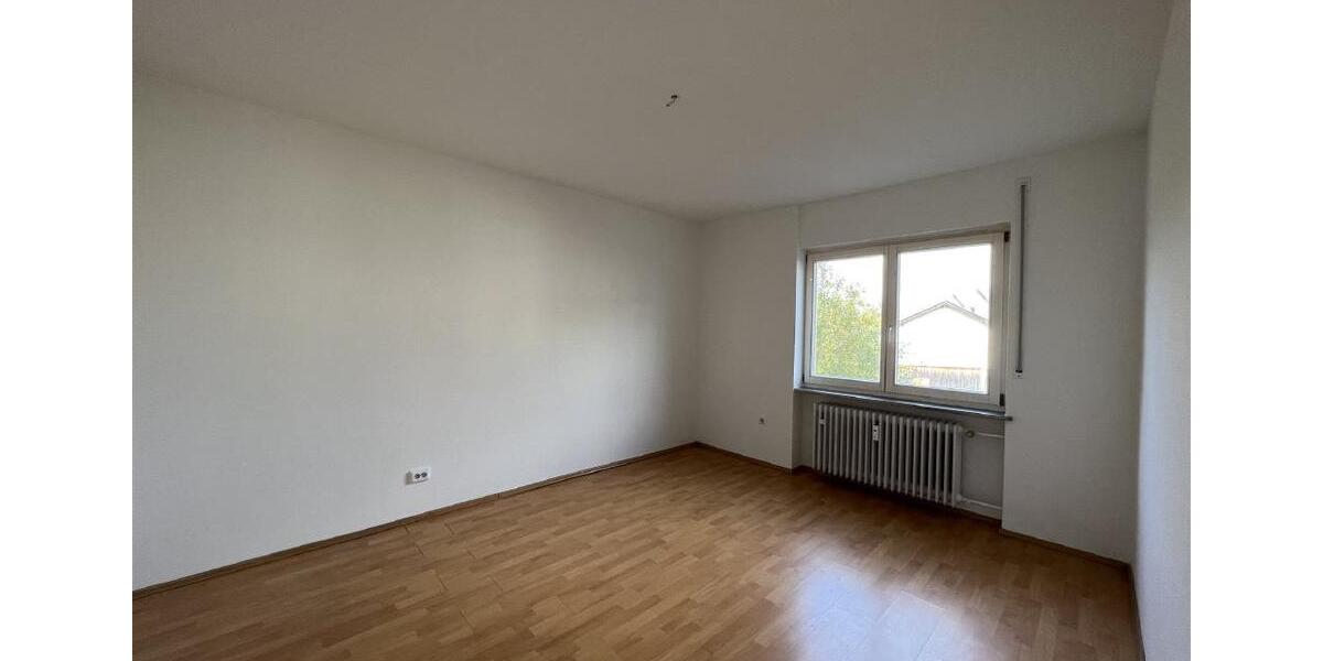 Etagenwohnung Singen (Hohentwiel) - 4 Zimmer, 91 m&sup2;, 850&euro; | Angebot:26148200