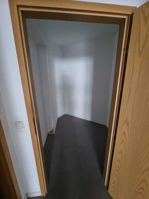 Sehr geräumige, ruhige Wohnung mit Einbauküche in Götz 3 zimmer