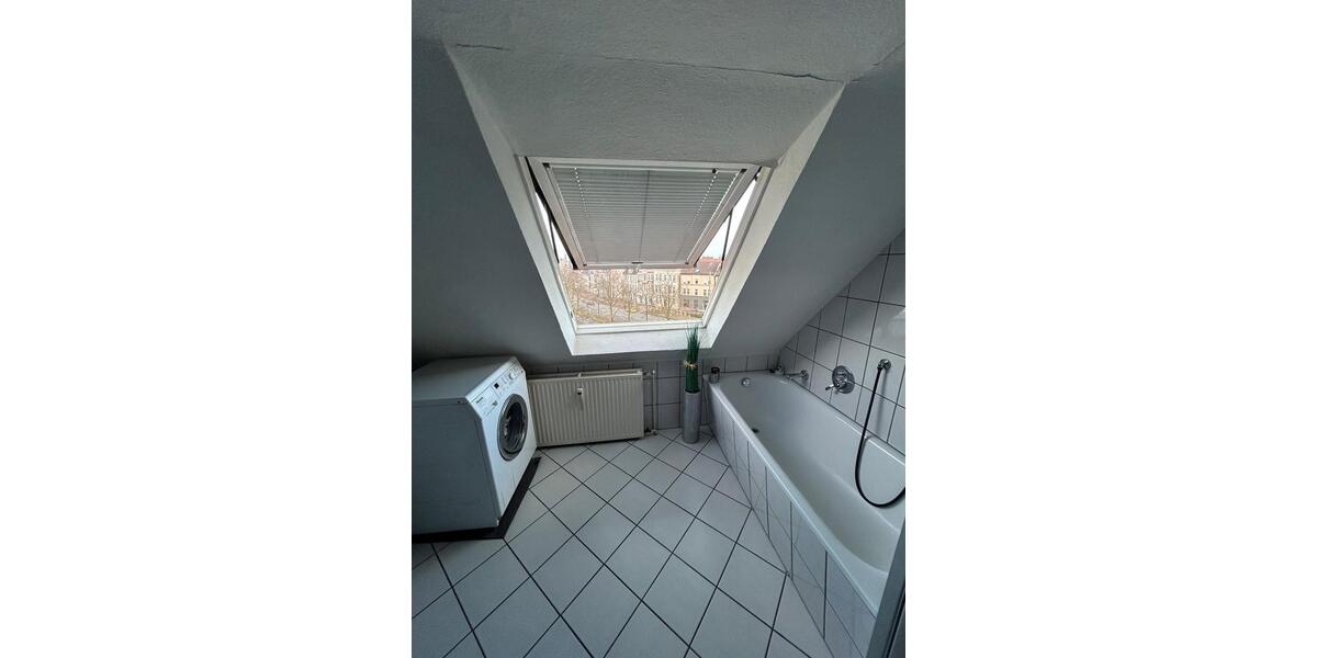 Dachgeschoßwohnung Bielefeld - 3.5 Zimmer, 100 m&sup2;, 850&euro; | Angebot:25903083