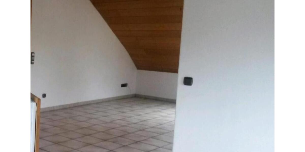 Dachgeschoßwohnung Haiterbach - 4 Zimmer, 100 m&sup2;, 1.400&euro; | Angebot:26469721