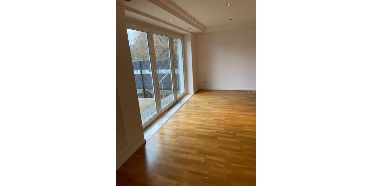 Erdgeschoßwohnung Löhne - 3 Zimmer, 130 m&sup2;, 1.000&euro; | Angebot:24466434