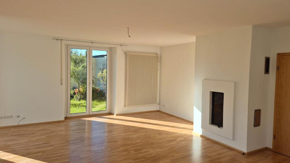 Einfamilienhaus Vohenstrauß - 7 Zimmer, 220 m&sup2;, 1.800&euro; | Angebot:26408409