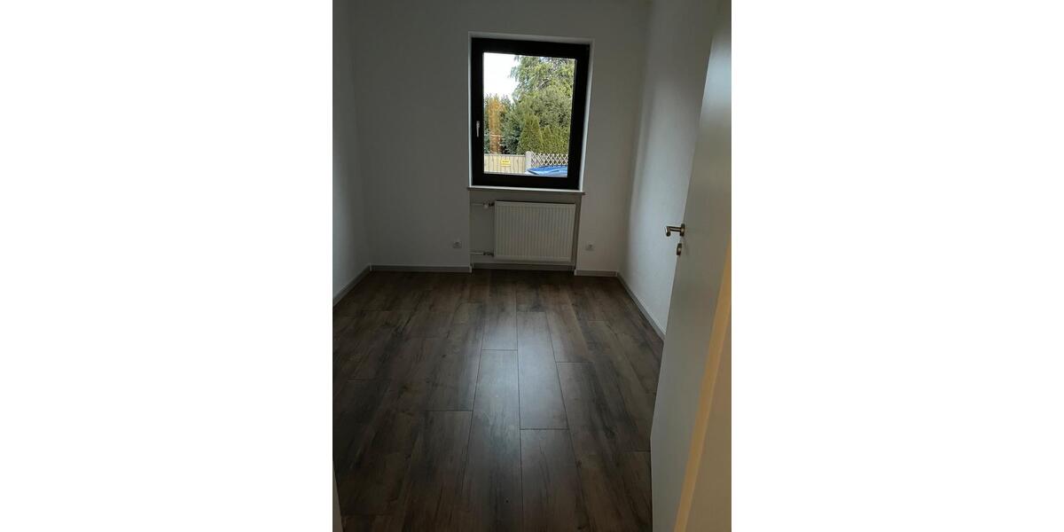 Erdgeschoßwohnung Bad Windsheim - 4 Zimmer, 125 m&sup2;, 1.200&euro; | Angebot:26413721