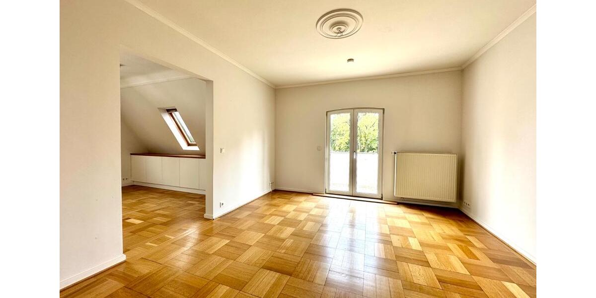 4-Zimmer-Wohnung mit Balkon, Kamin und Einbauküche im Südviertel 4 zimmer