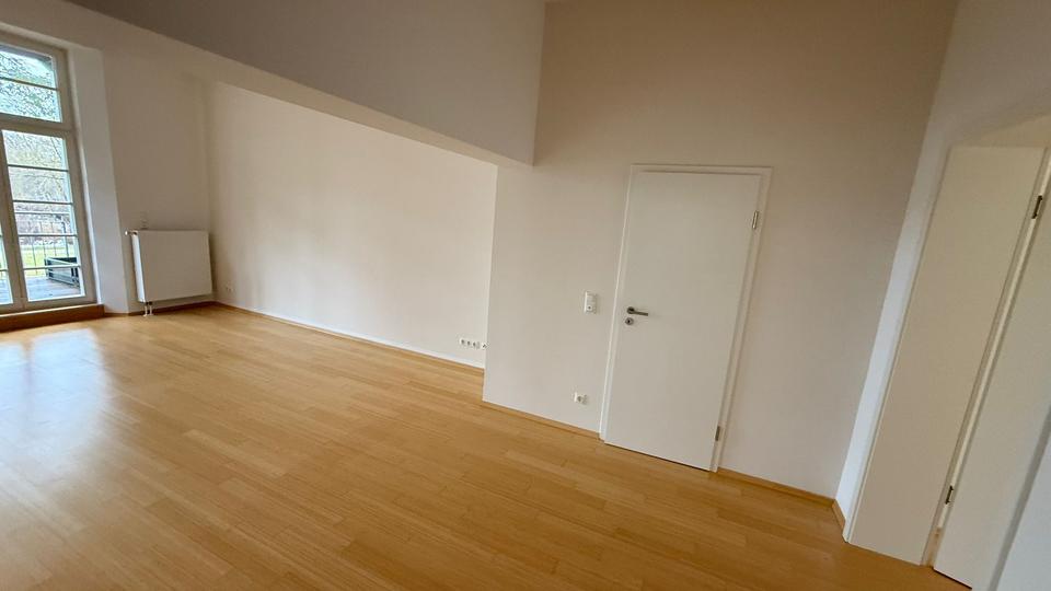 Erdgeschoßwohnung Schwerin Friedrichsthal - 2 Zimmer, 82 m&sup2;, 819&euro; | Angebot:24492773