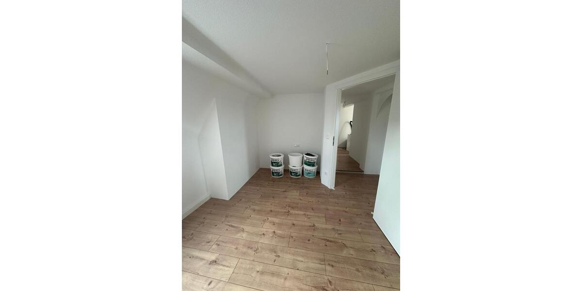 Dachgeschoßwohnung Jettingen - 3 Zimmer, 82 m&sup2;, 1.050&euro; | Angebot:25576415