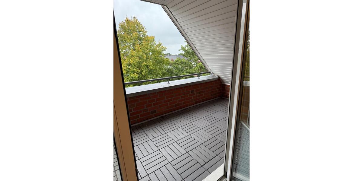 Helle 3-Zimmer-Dachgeschosswohnung mit Balkon und EBK 3 zimmer